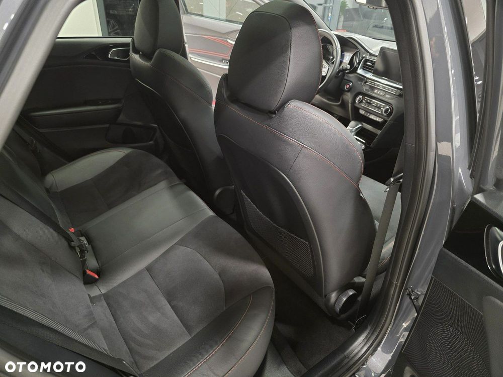 Kia ProCeed 1.6 T-GDI GT DCT - 21