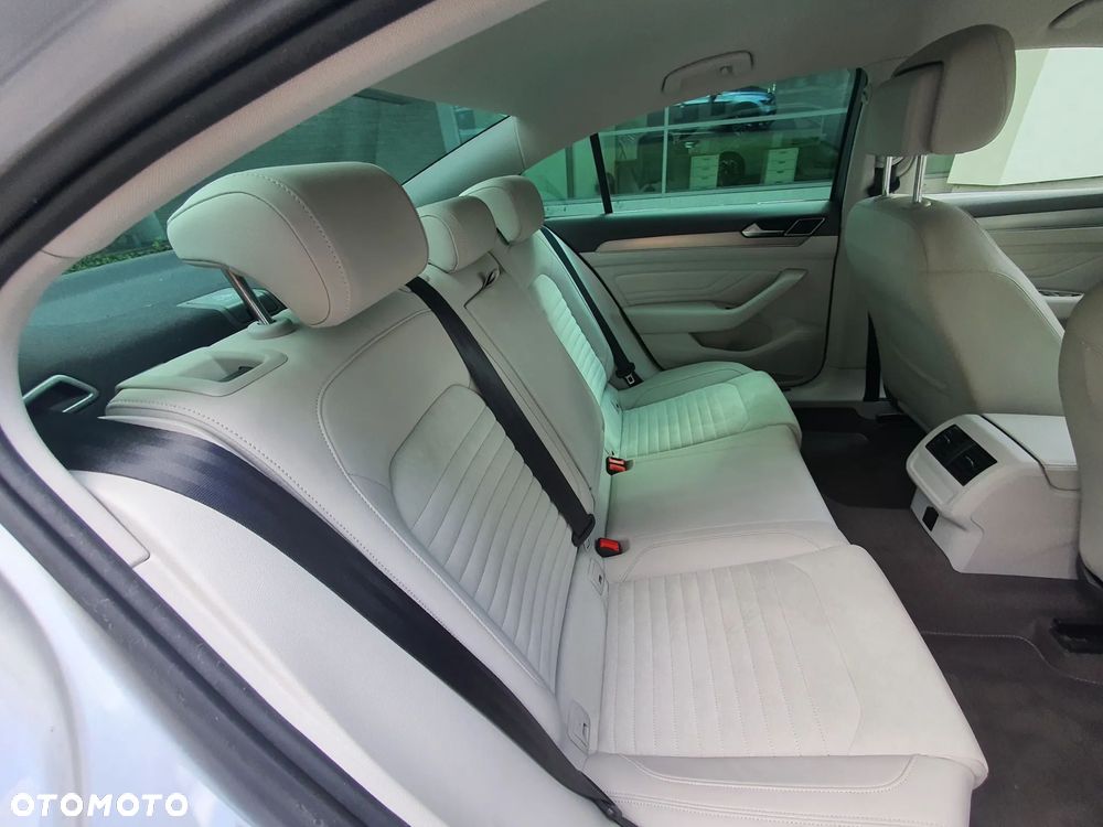 Volkswagen Passat 2.0 TSI Elegance DSG - 7