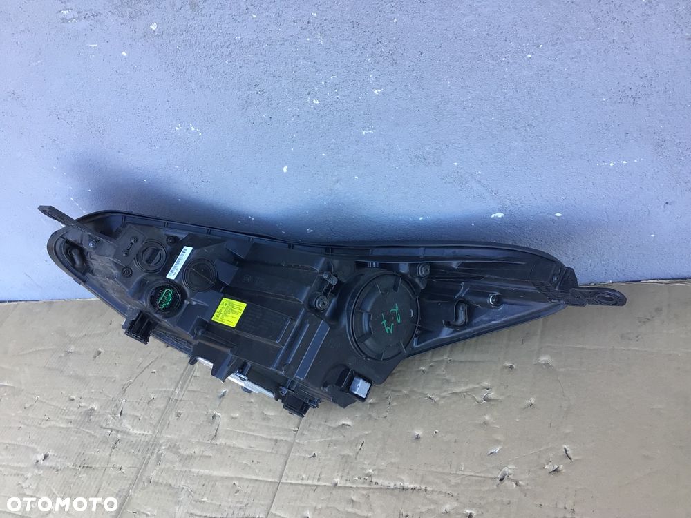 Lampa przednia Kia Sportage lV 4 Xenon - 4