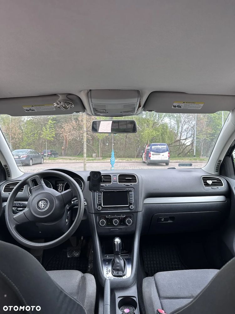 Volkswagen Golf - 10
