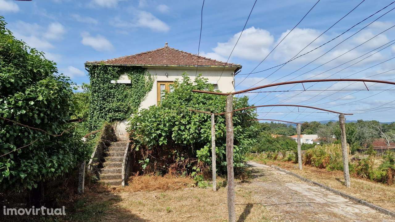 Moradia Tradicional para Restauro Total - Grande imagem: 4/5