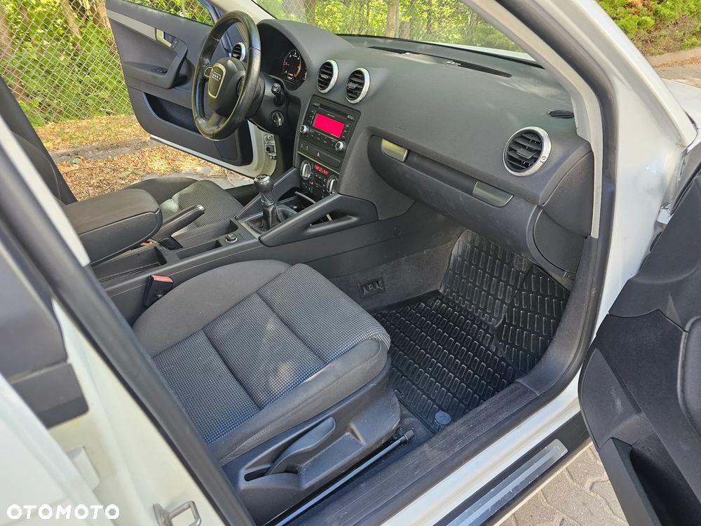 Audi A3 Sportback 2.0 TDI DPF Ambiente - 12