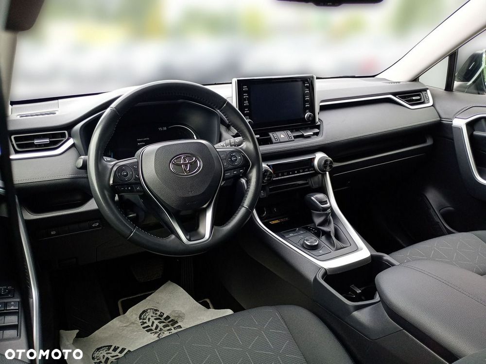 Toyota RAV4 - 18