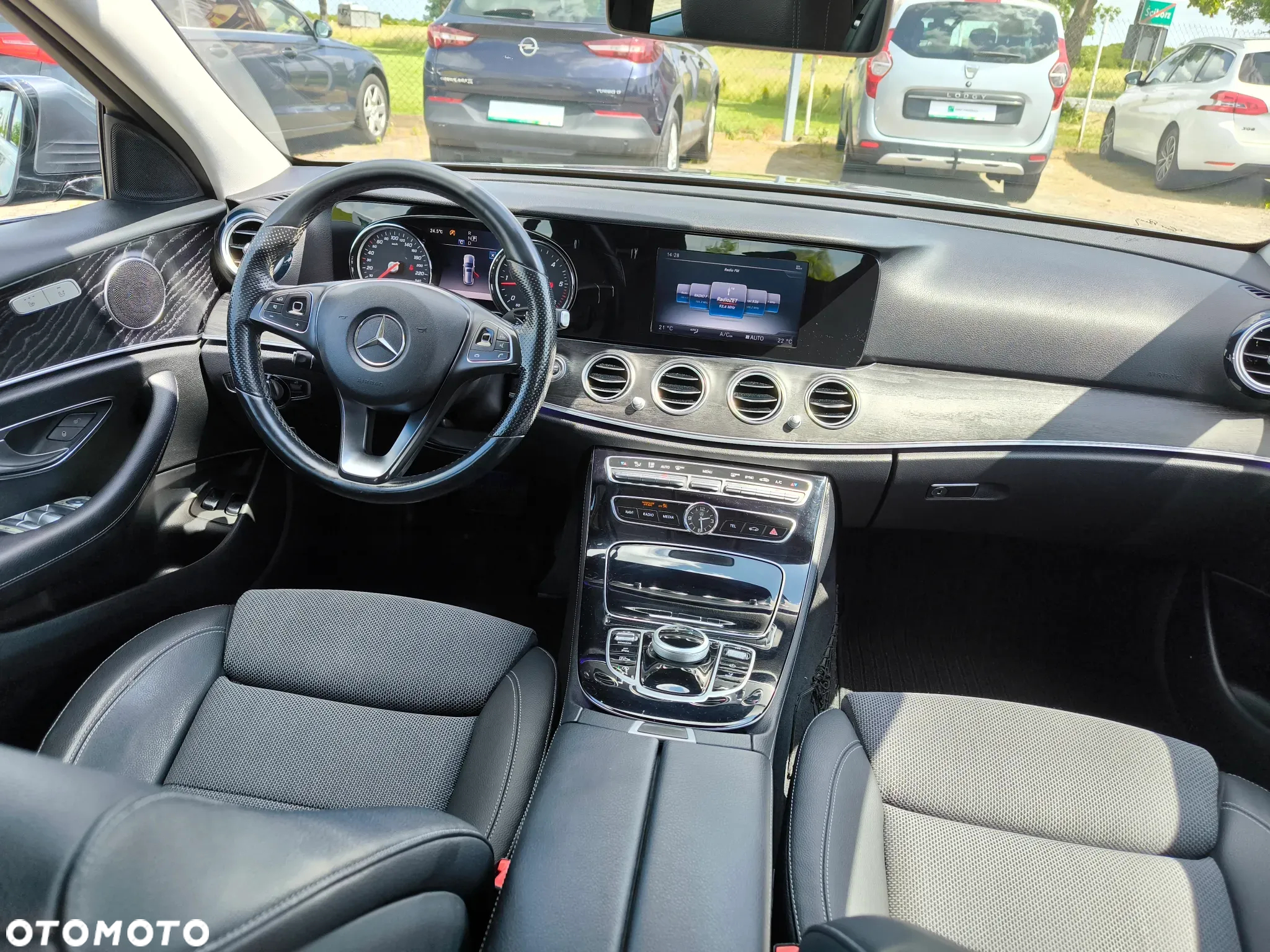 Mercedes-Benz Klasa E 200 d 9G-TRONIC - 12