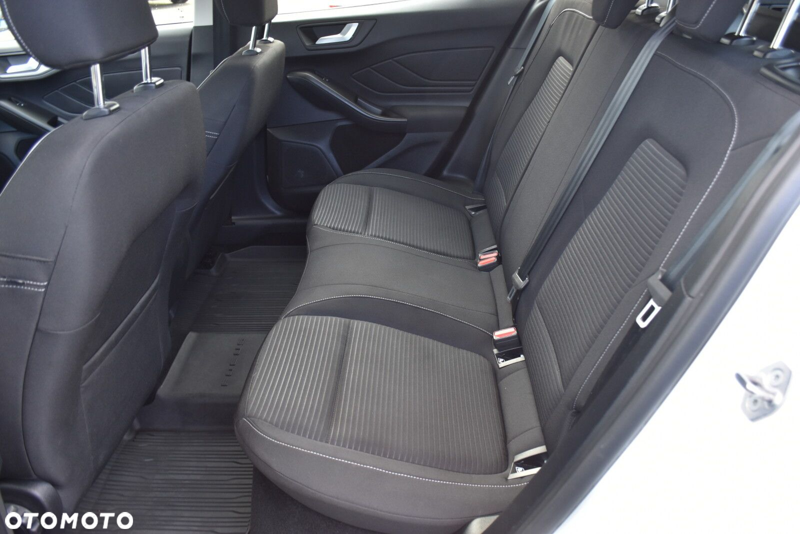 Ford Focus 1.0 EcoBoost Titanium - 28