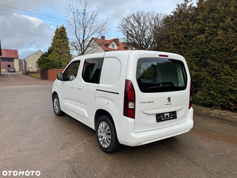 Peugeot Partner  21r 130 HK Niski przebieg 1wł ASO 5 dzwi Euro6.2/ford/opel/citroen - 4