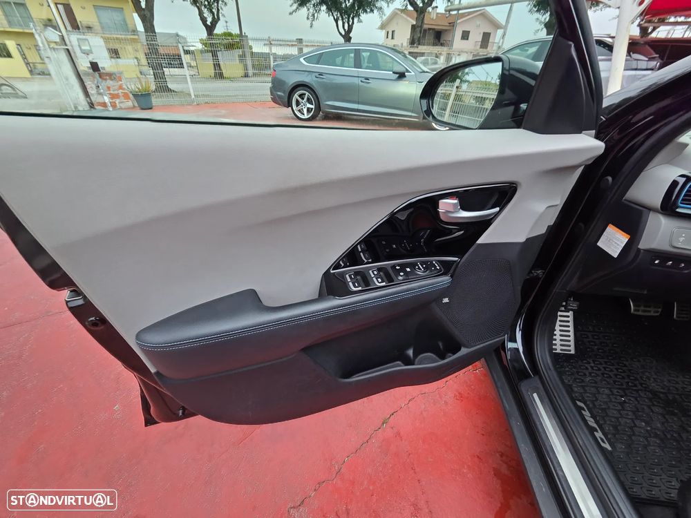 Kia Niro 1.6 GDI PHEV 2WD Aut. Edition 7 - 25