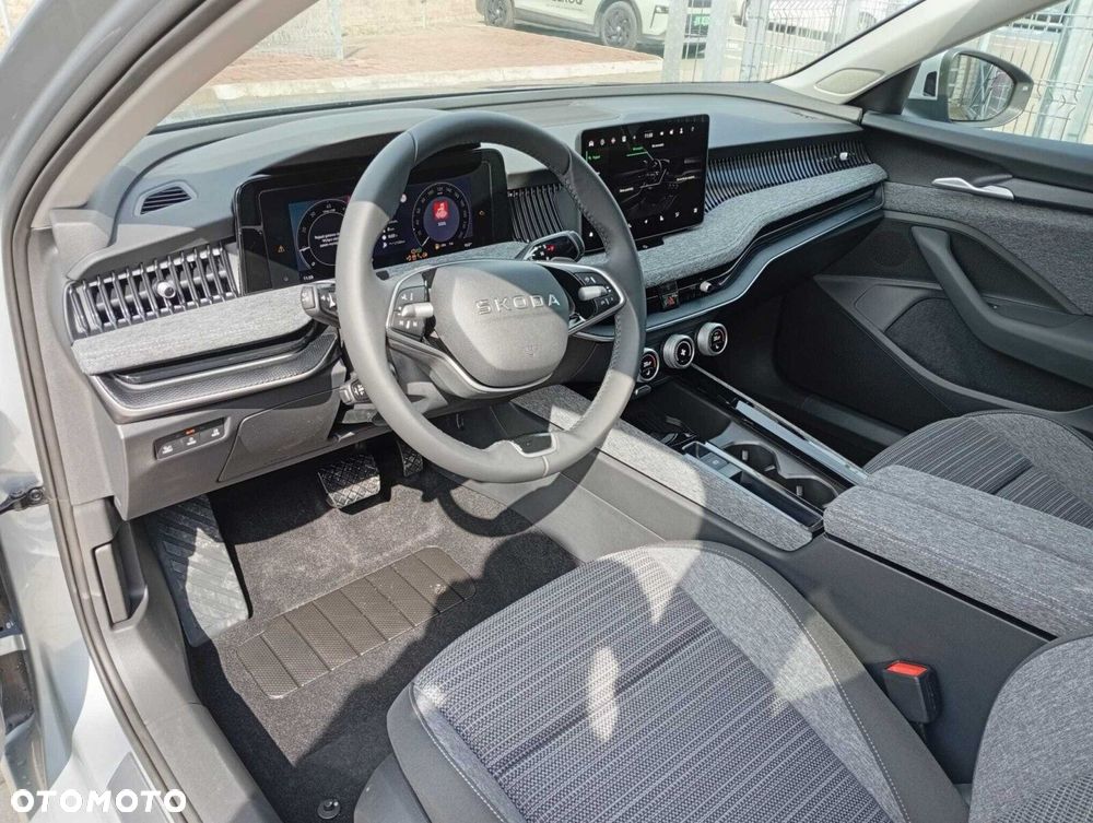 Skoda Superb 2.0 TDI SCR Edition 130 DSG - 12