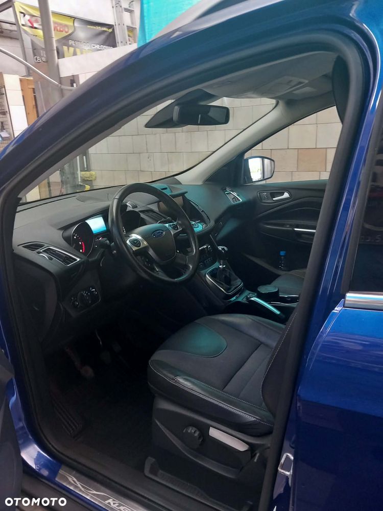 Ford Kuga 2.0 TDCi 2x4 Titanium - 6