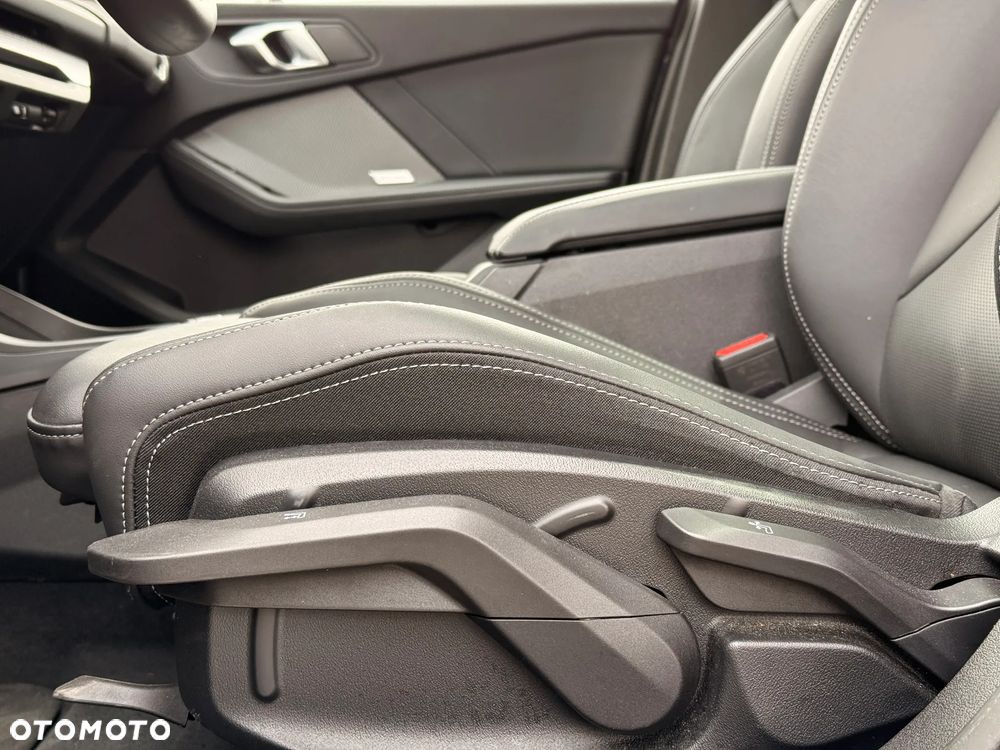 BMW Seria 1 118i - 30