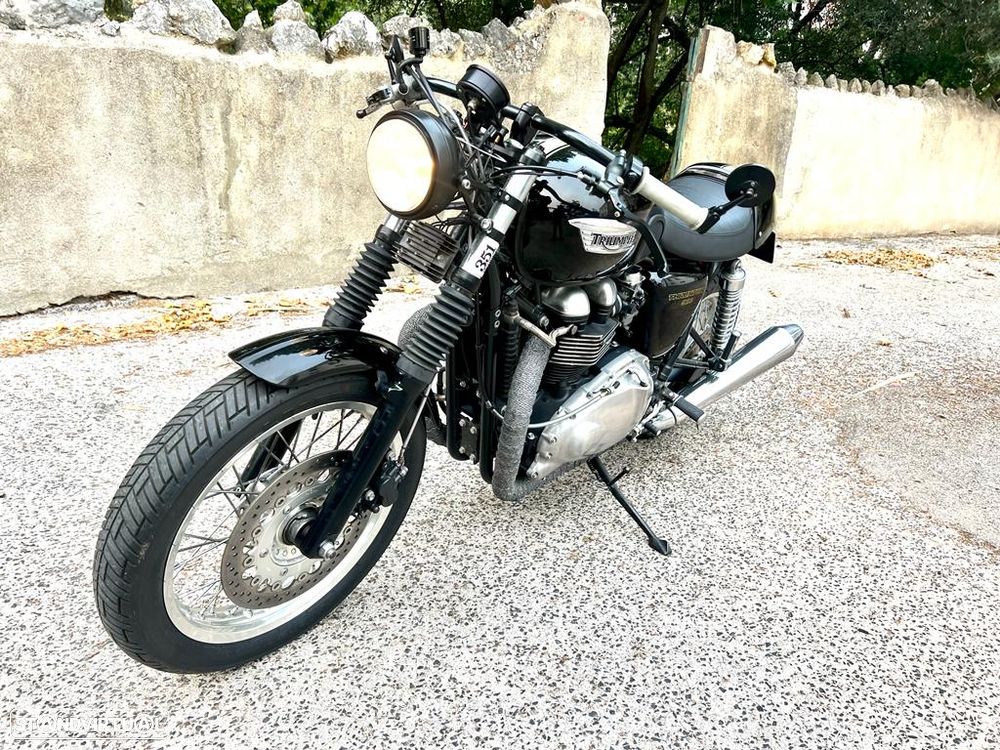Triumph Thruxton CAFE RACER - 17