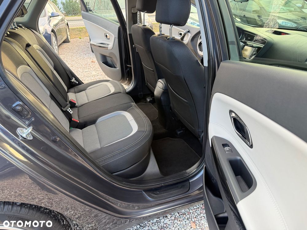Kia Ceed - 24
