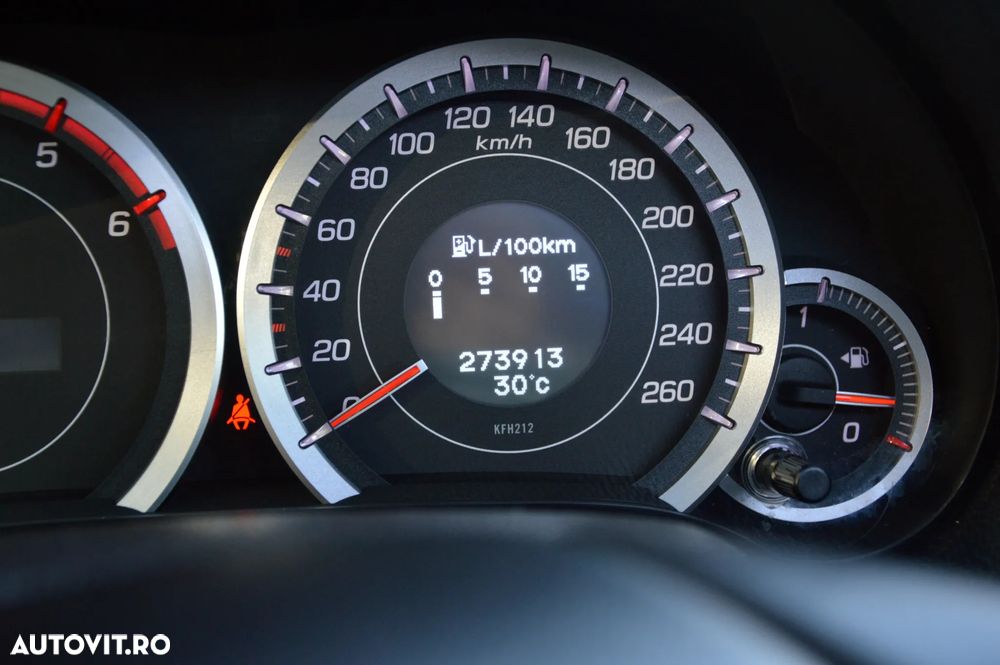 Honda Accord 2.2 i-DTEC AT Executive Navi - 35