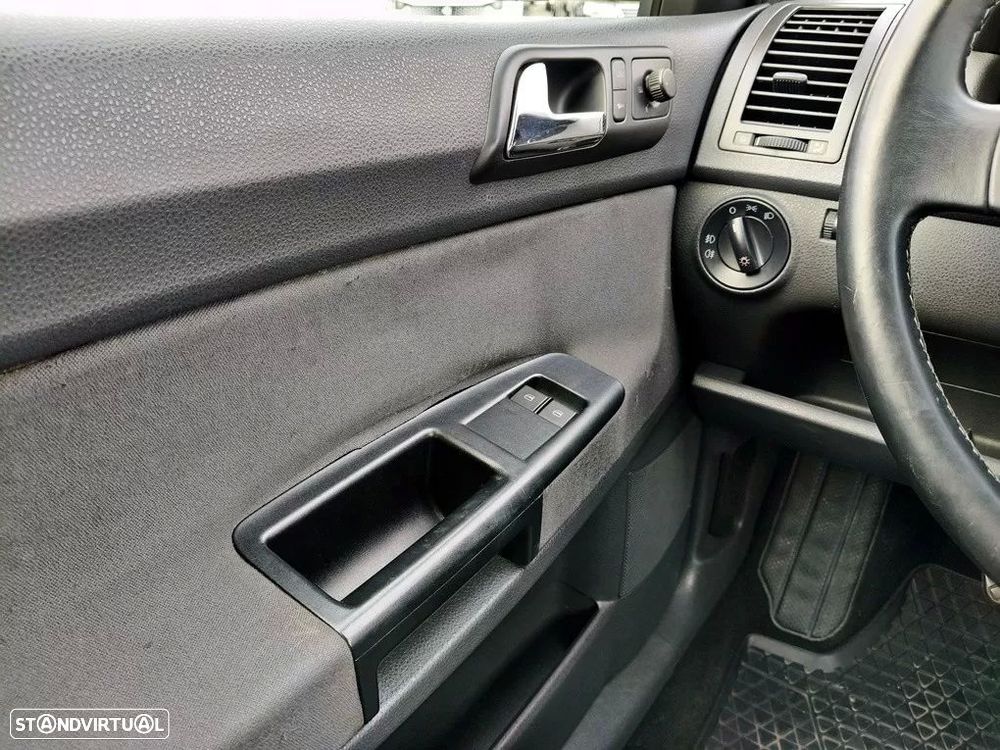 Volkswagen Polo 1.4 TDi Trendline — fotografia 19
