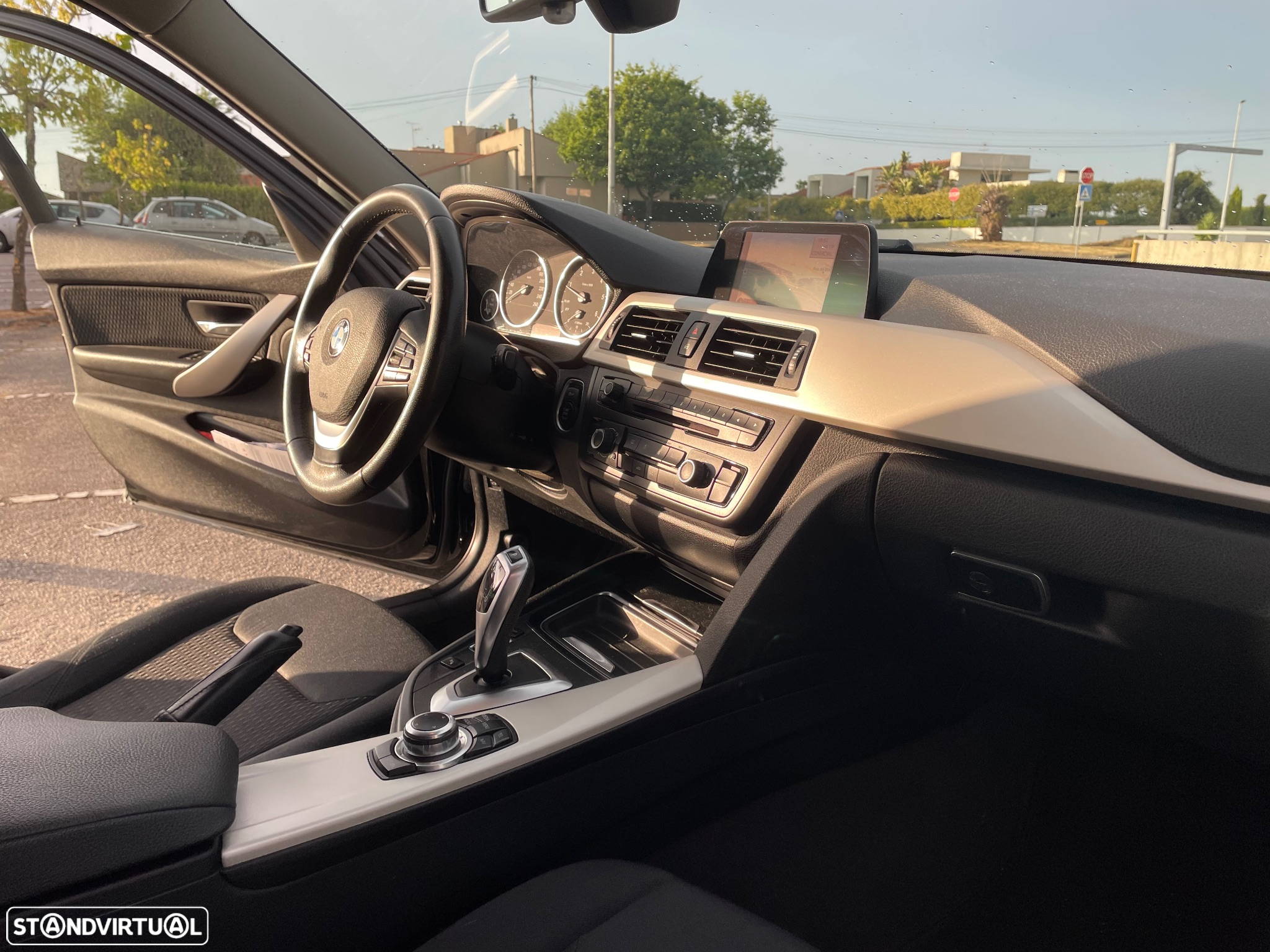 BMW 318 d Touring Auto - 9