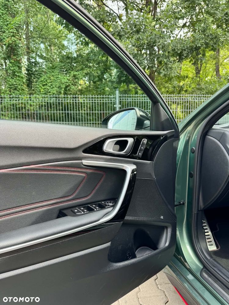 Kia ProCeed 1.6 T-GDI GT DCT - 14