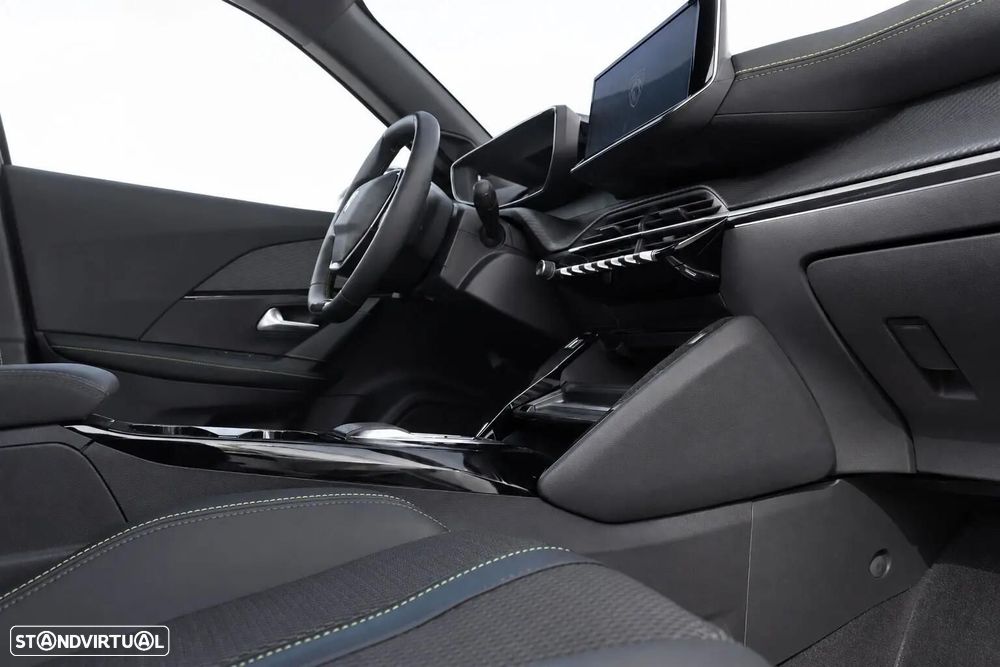 Peugeot e-2008 50 kWh GT - 16