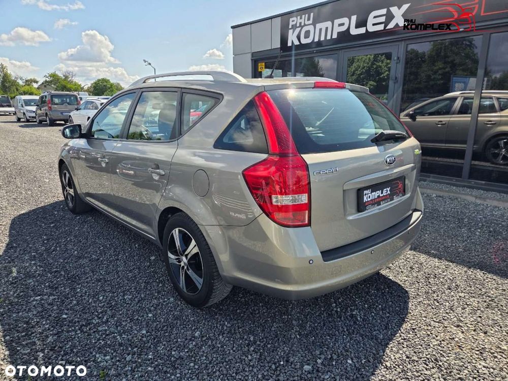 Kia Ceed - 7