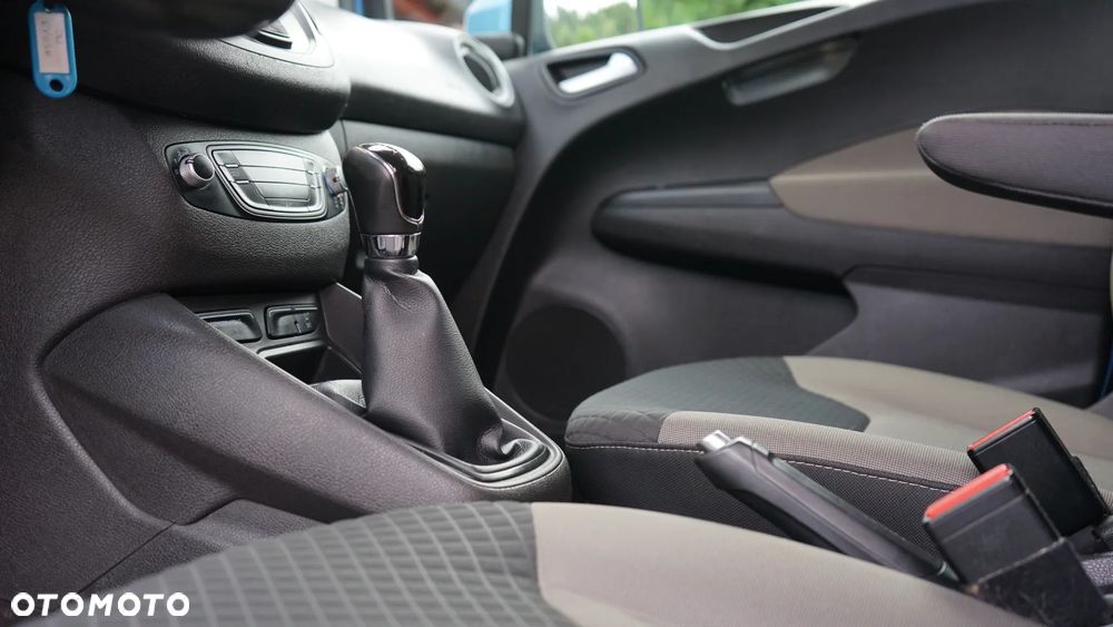 Ford Tourneo Courier - 32
