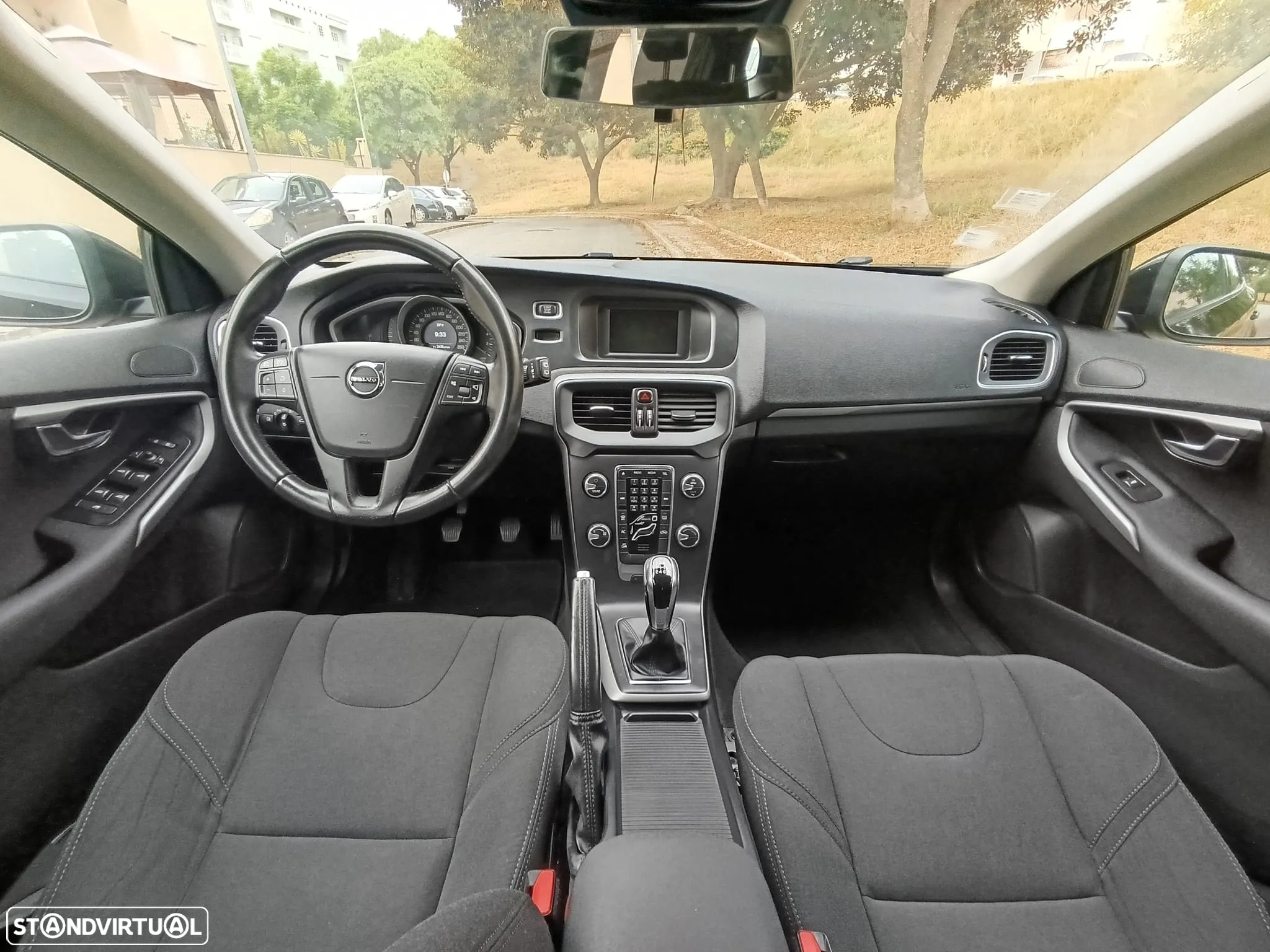 Volvo V40 2.0 D3 Momentum - 23