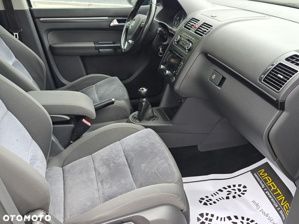 Volkswagen Touran 1.6 TDI DPF Highline - 16