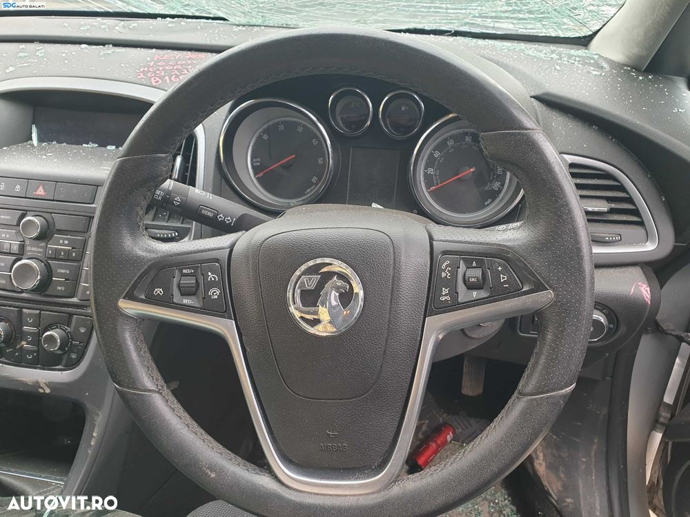 Volan Piele Perforata 3 Spite Cu Comenzi FARA Airbag Opel Astra J FL Facelift 2012 - 2016 [K4119] - 1