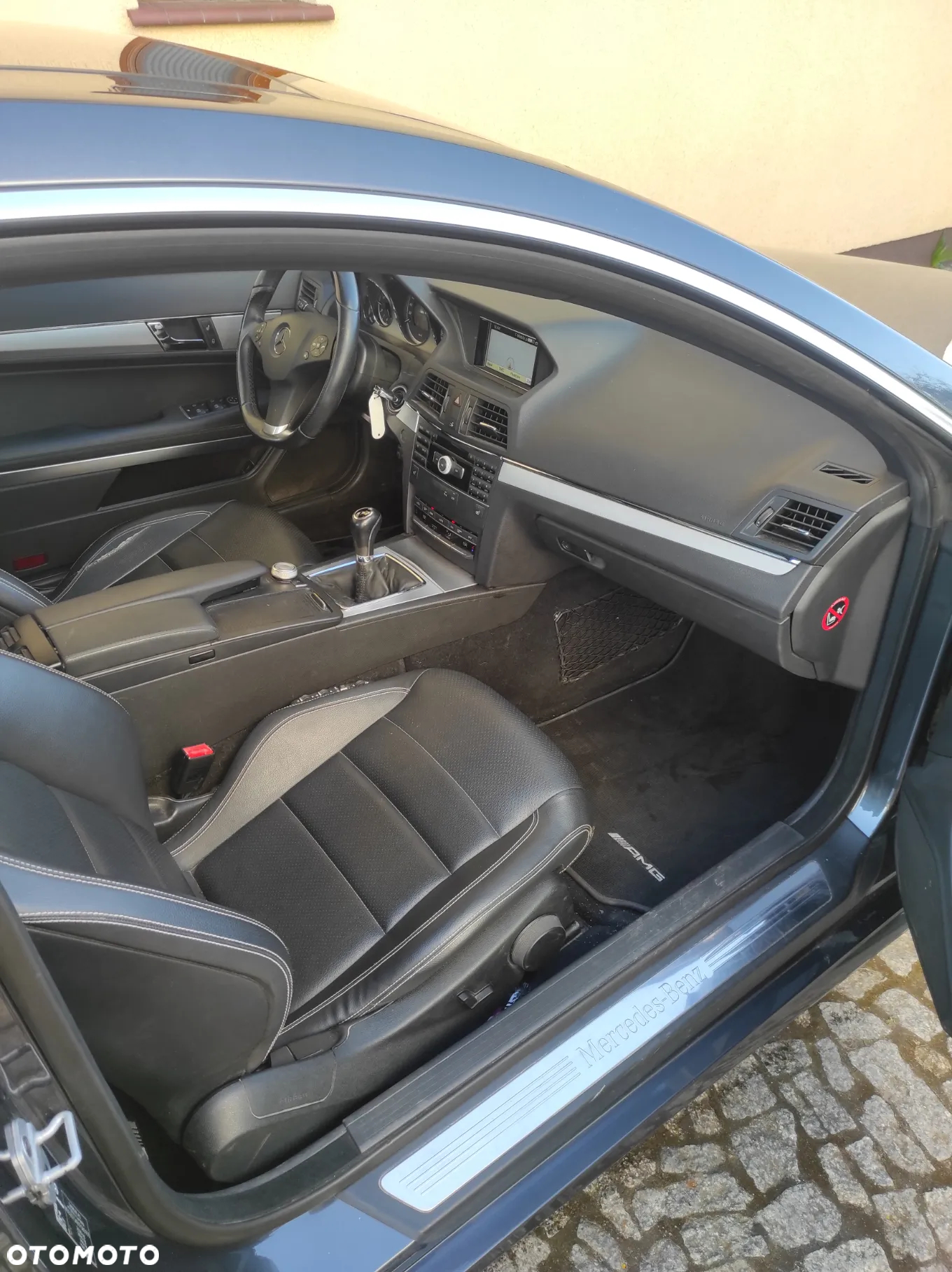 Mercedes-Benz Klasa E 200 CGI BlueEffICIENCY - 21