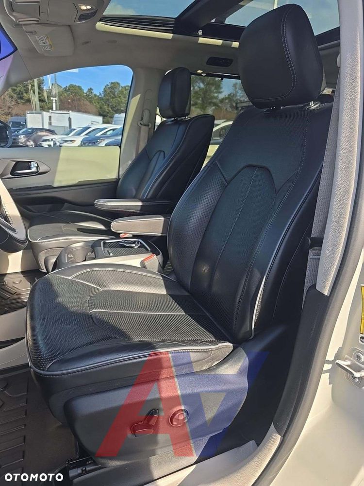 Chrysler Pacifica - 5