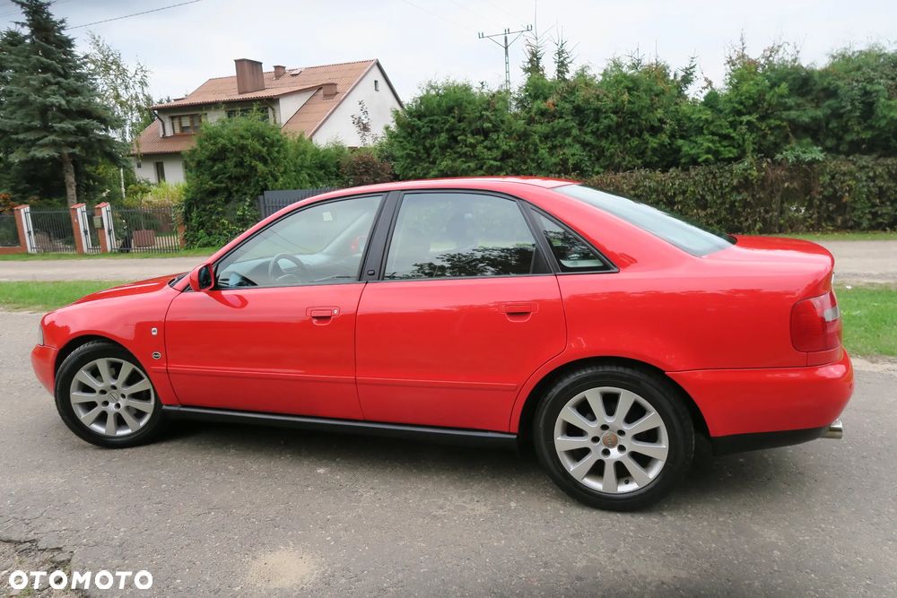 Audi A4 Limousine - 15