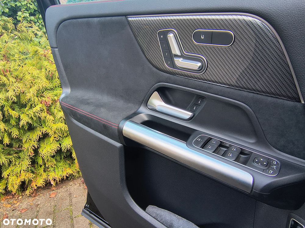 Mercedes-Benz GLA 250 8G-DCT AMG Line - 23