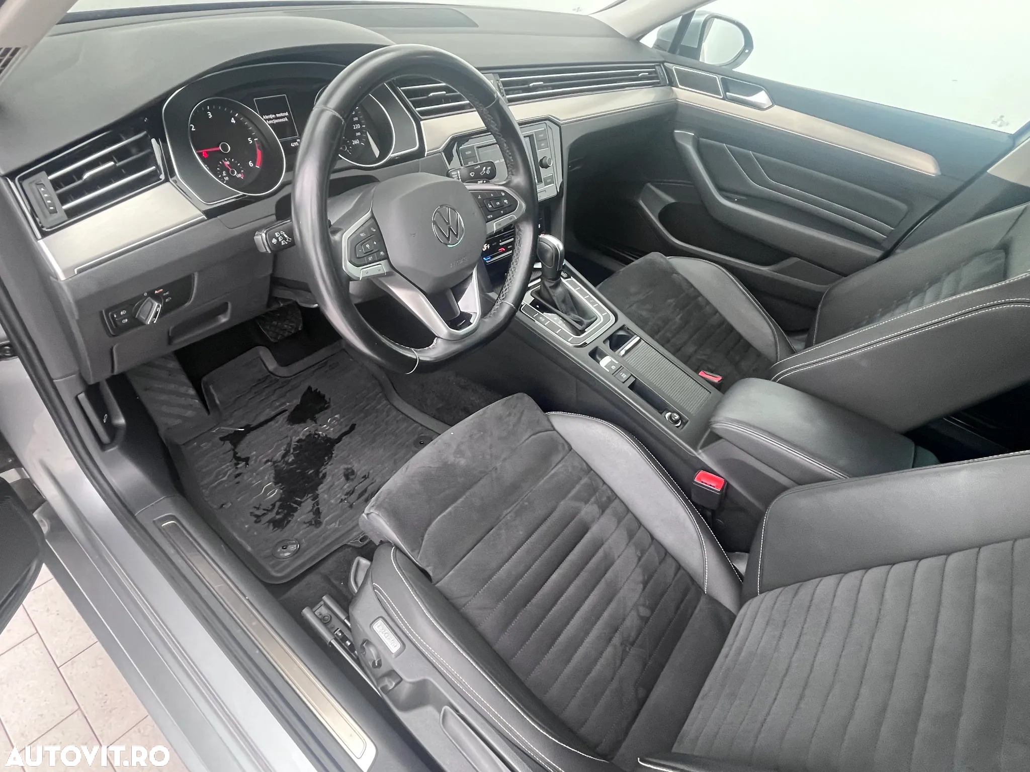 Volkswagen Passat 2.0 TDI DSG Highline - 9