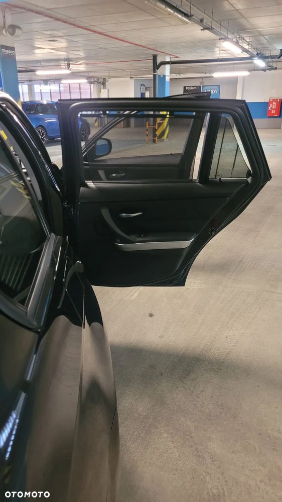 BMW Seria 3 320i - 22