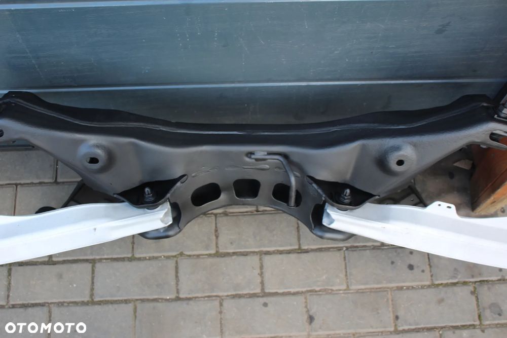 BELKA ZAWIESZENIA SANKI TYŁ OPEL VECTRA C HB SEDAN WYPIASKOWANA UMALOWANA - 9