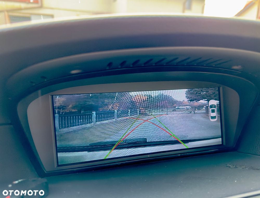 BMW Seria 5 530i Touring - 29