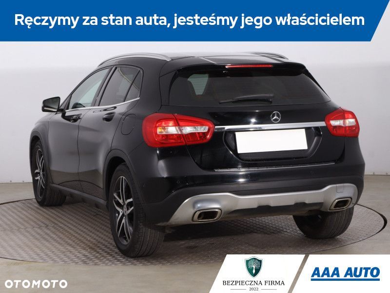 Mercedes-Benz GLA - 6