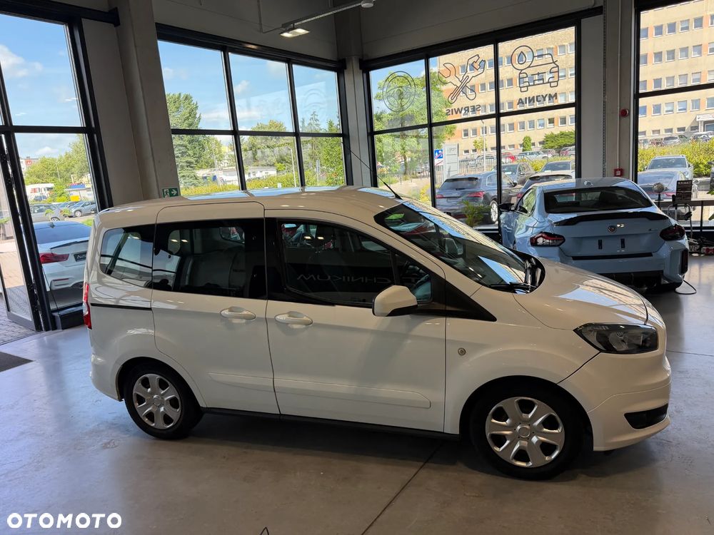 Ford Tourneo Courier 1.5 TDCi Trend - 4