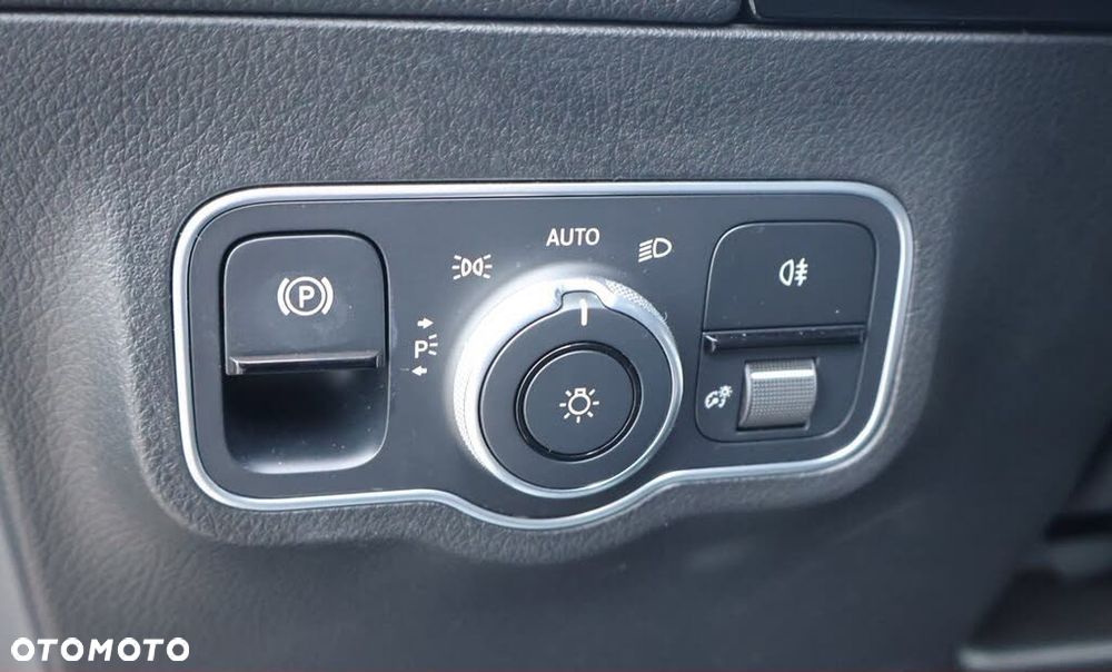 Mercedes-Benz GLA - 19