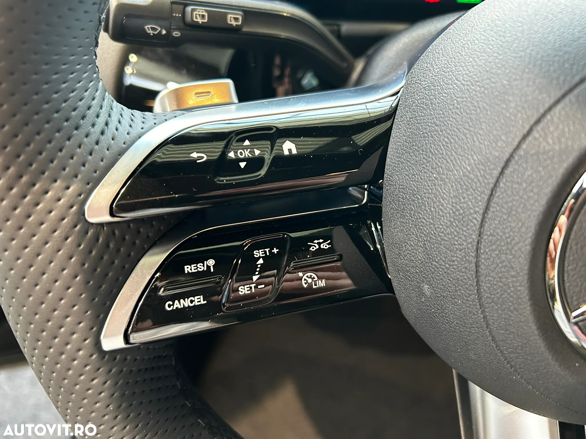 Mercedes-Benz EQA 300 4MATIC - 15