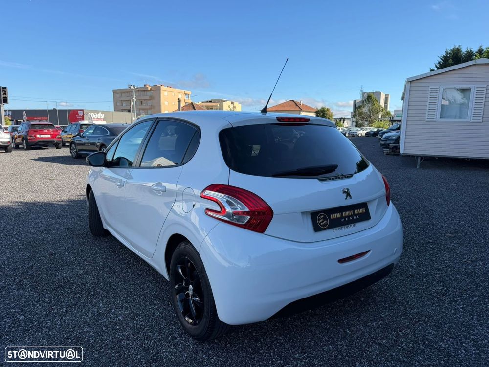 Peugeot 208 1.2 PureTech Active - 5
