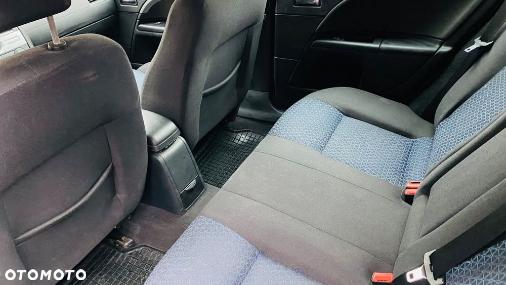 Ford Mondeo - 12