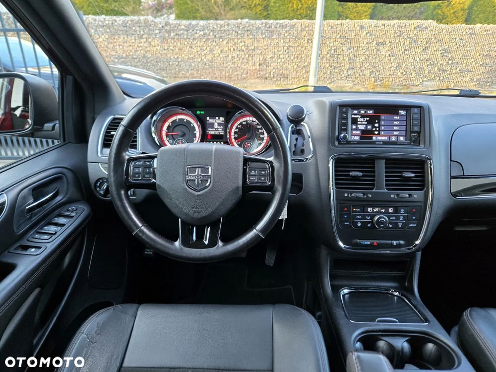 Dodge Grand Caravan 3.6 R/T - 7