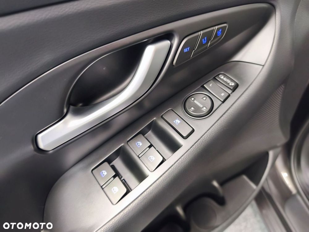 Hyundai i30 1.4 T-GDI Intro Edition - 10