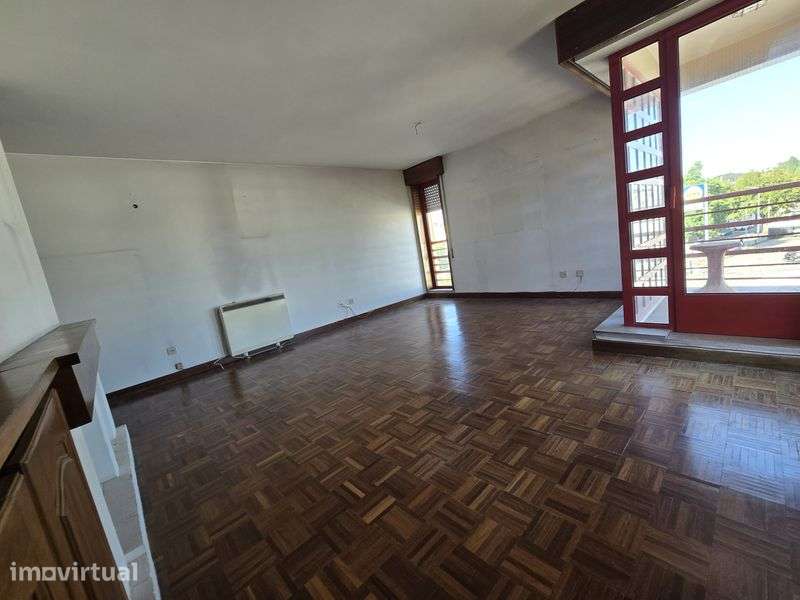 Apartamento T3 à venda na Placeta Duare Lobo, 517 - Grande imagem: 4/12
