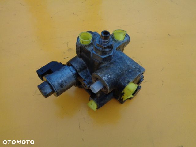 Zawór hydrauliczny hamulca CEE Claas Arion 650 - 1