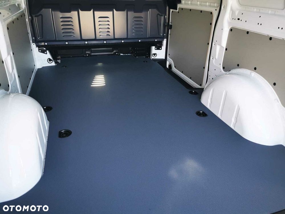 Mercedes-Benz Vito eVito Furgon - 19