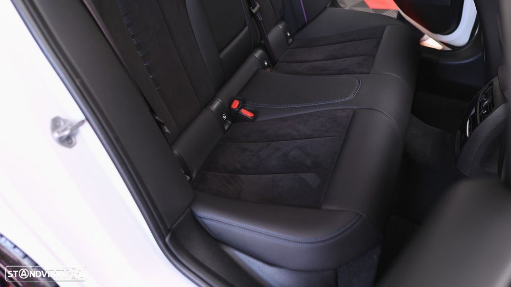 BMW 330 e Aut. M Sport - 52