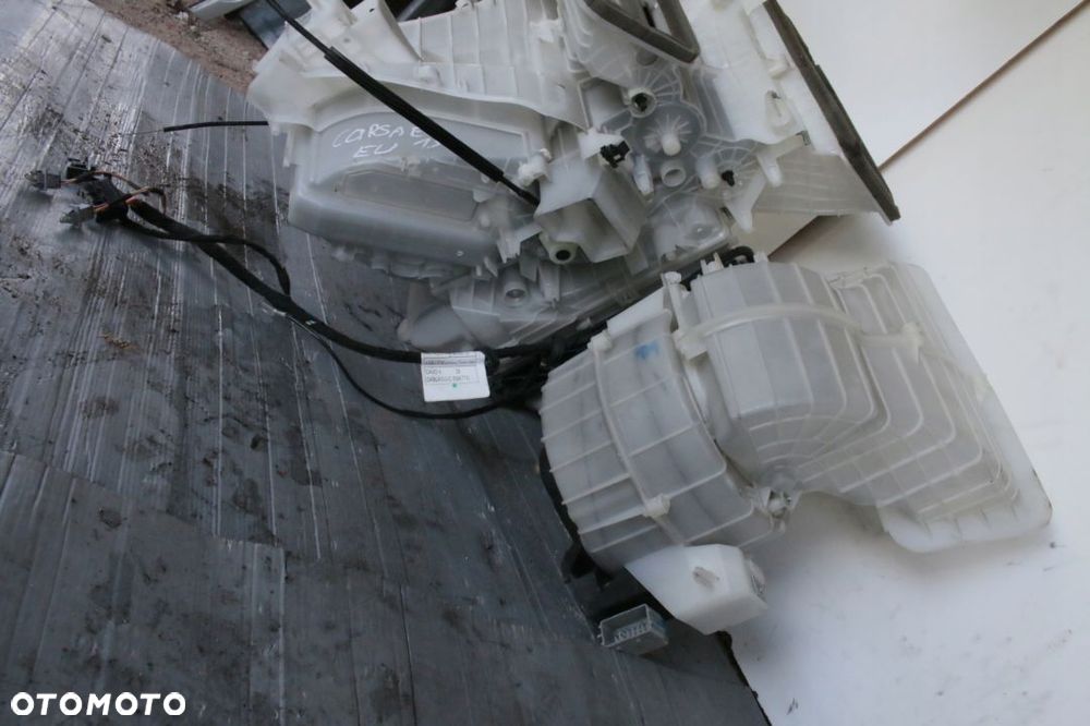 nagrzewnica dmuchawa ADAM Opel Corsa E - 2