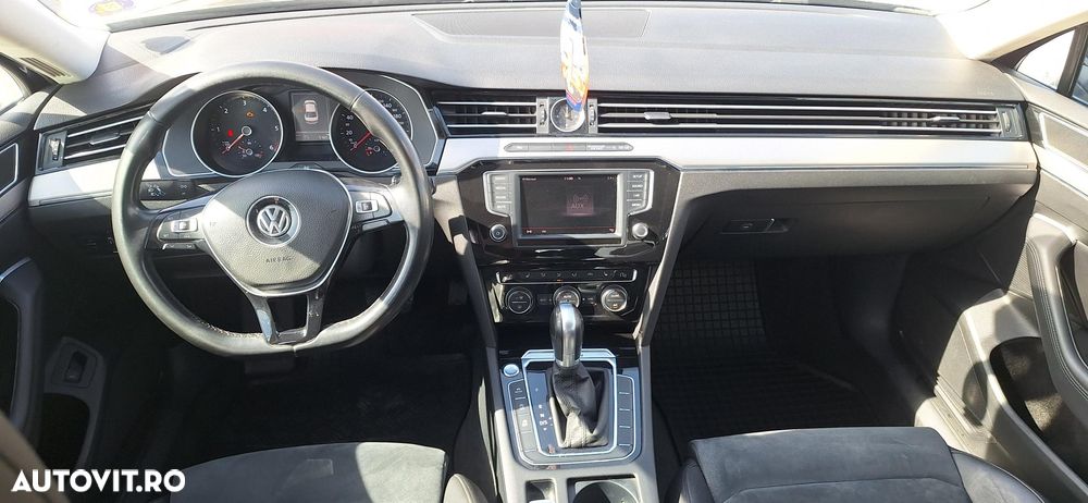 Volkswagen Passat - 11