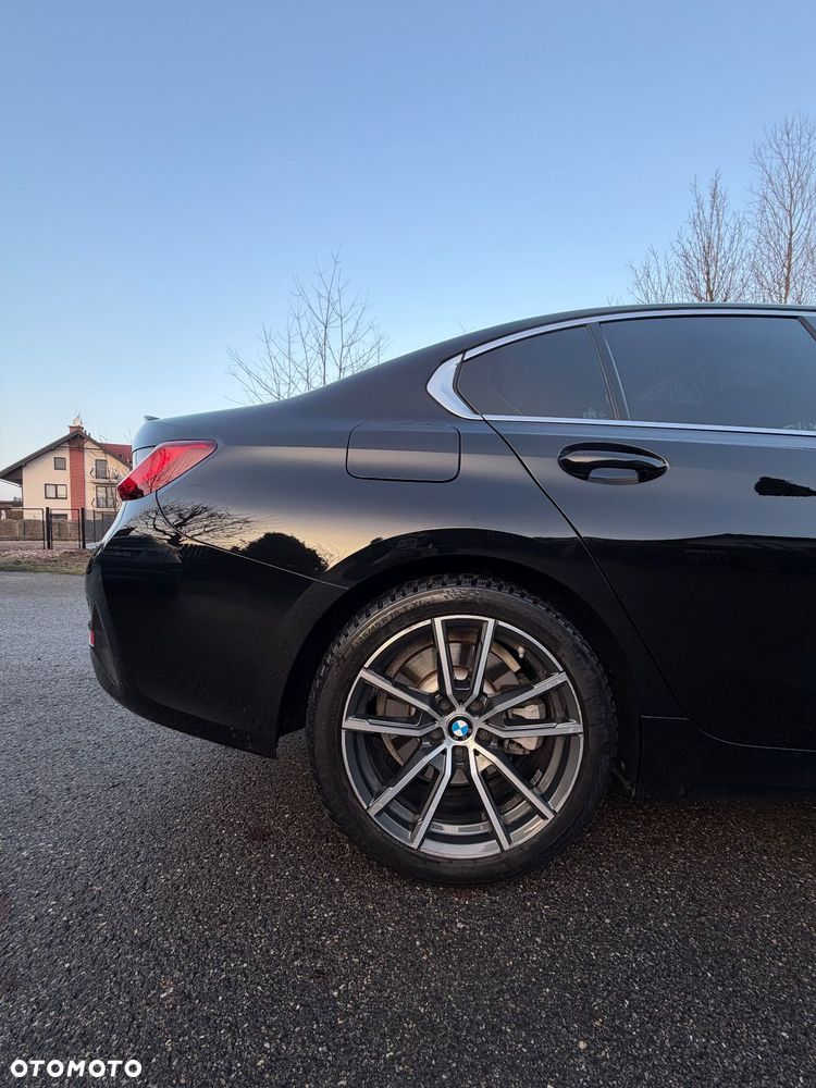 BMW Seria 3 330i Sport Line - 14