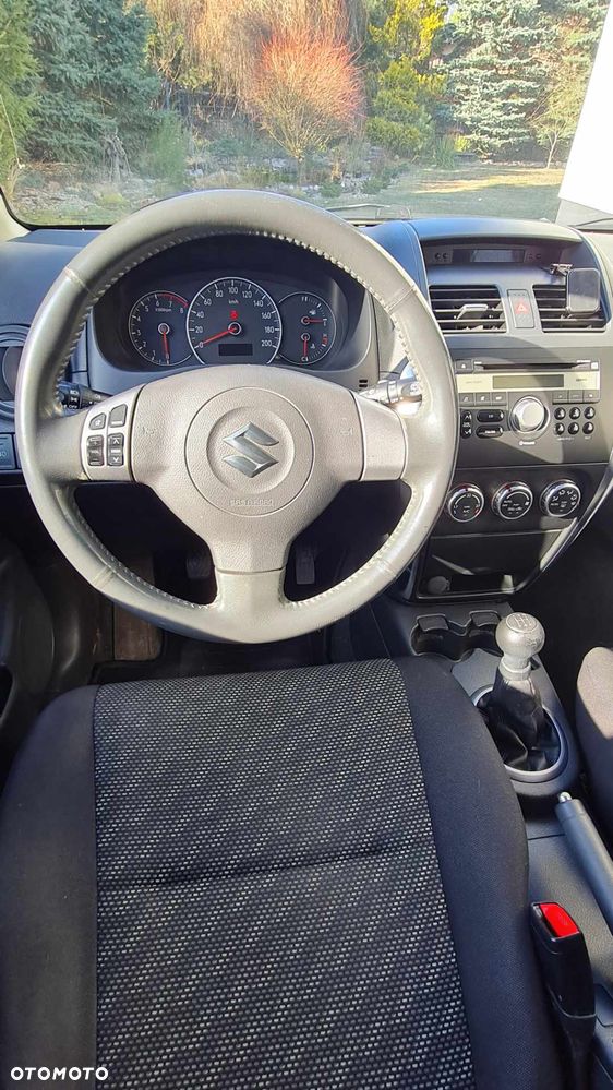 Suzuki SX4 1.6 GS / Premium - 4